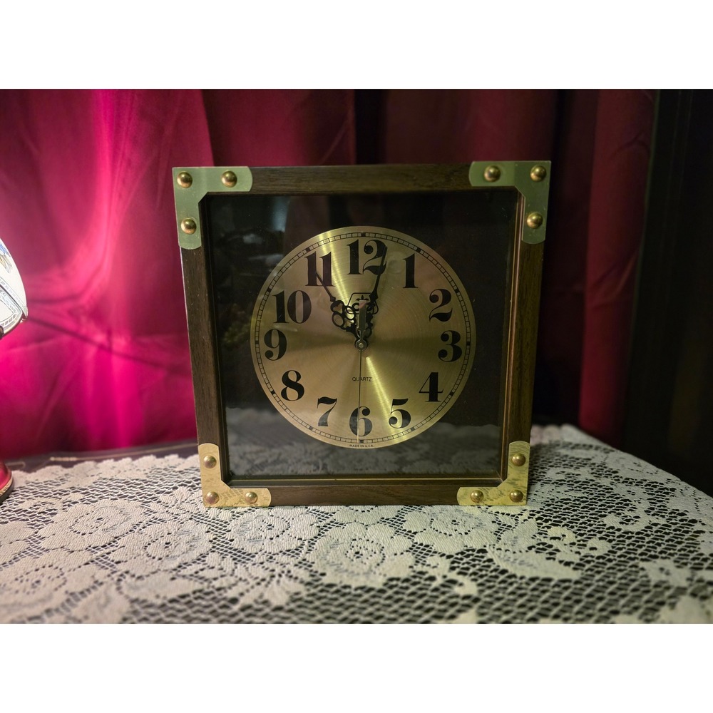 Vintage Pioneer Seed Corn Wall Clock Wood Grain Brass Trim Quartz Made in USA